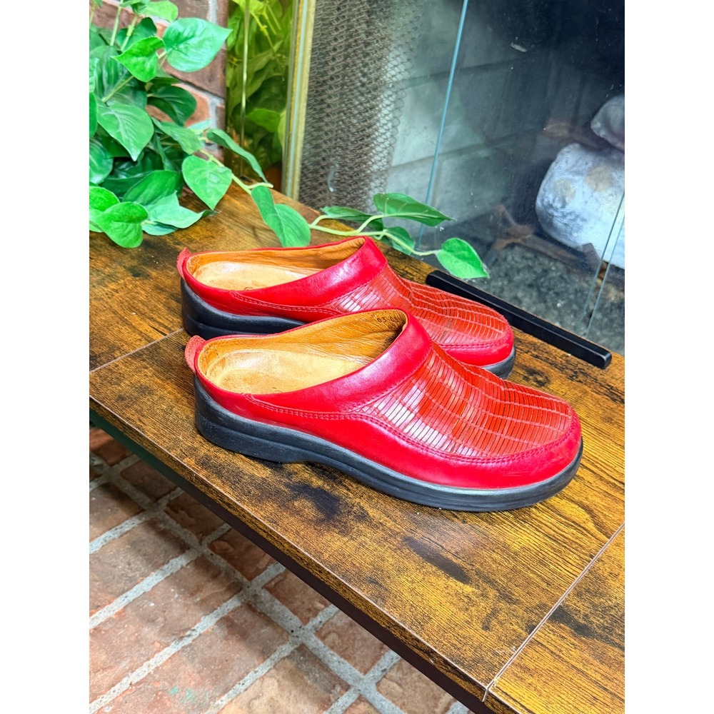 Footprints Birkenstock Y2K Ashby  Clogs Women Red Woven Leather Mules 39 L8